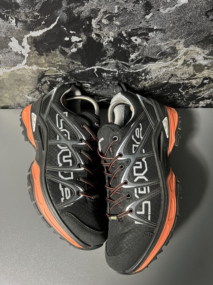 Кросівки чоловічі Lowa Innox Gore-Tex Lo 43р