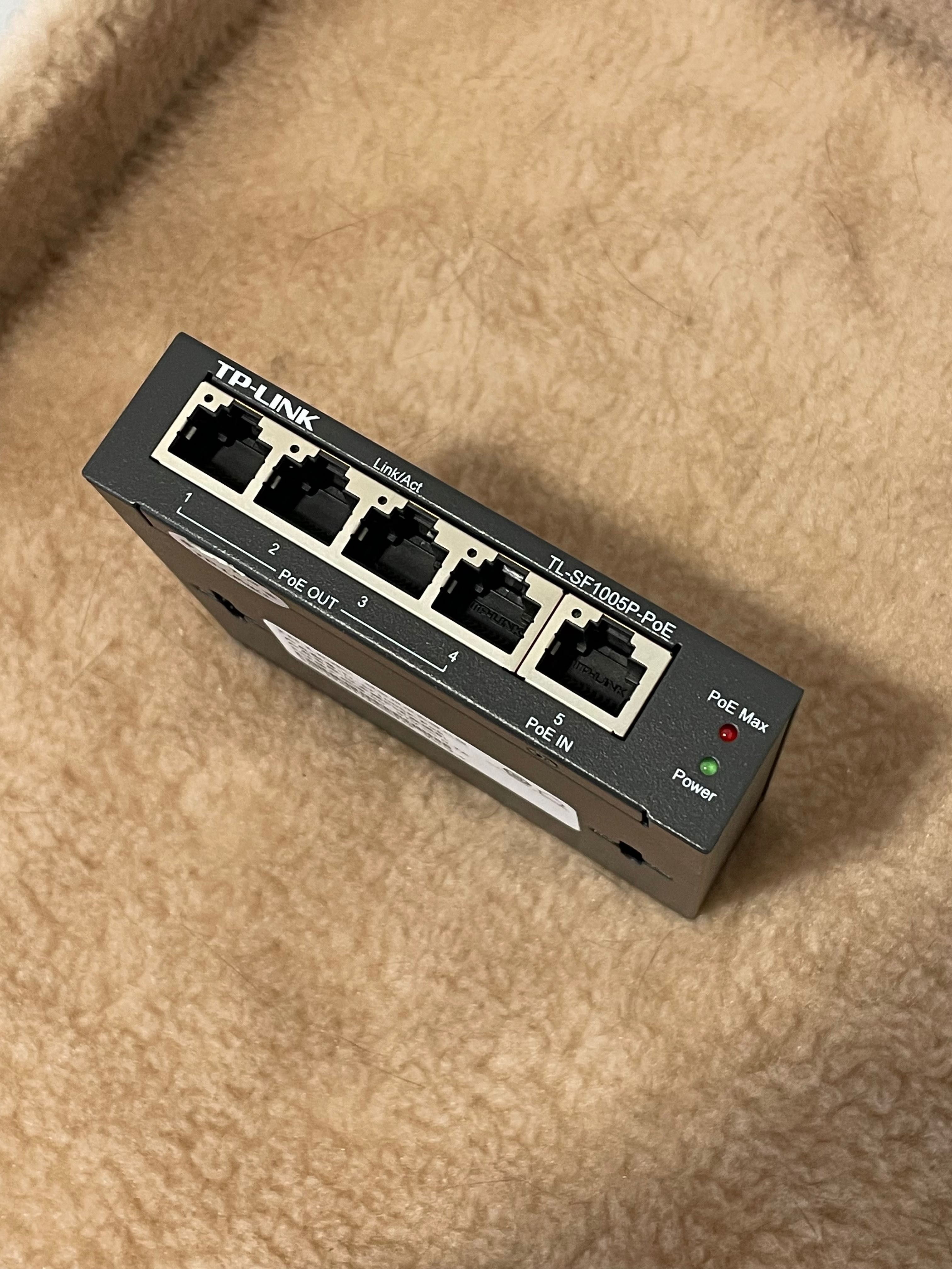 Коммутатор локальної мережі (Switch) TP-Link TL-SF1005P