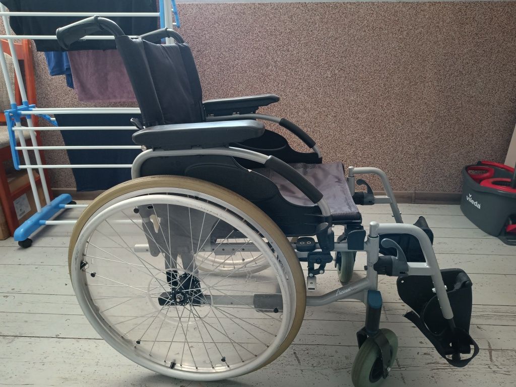 Wózek inwalidzki INVACARE