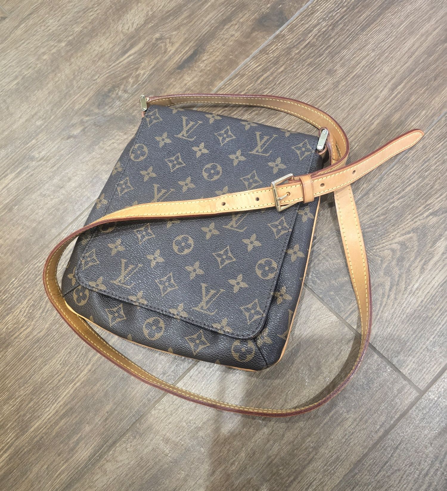 Listonoszka Louise Vuitton
