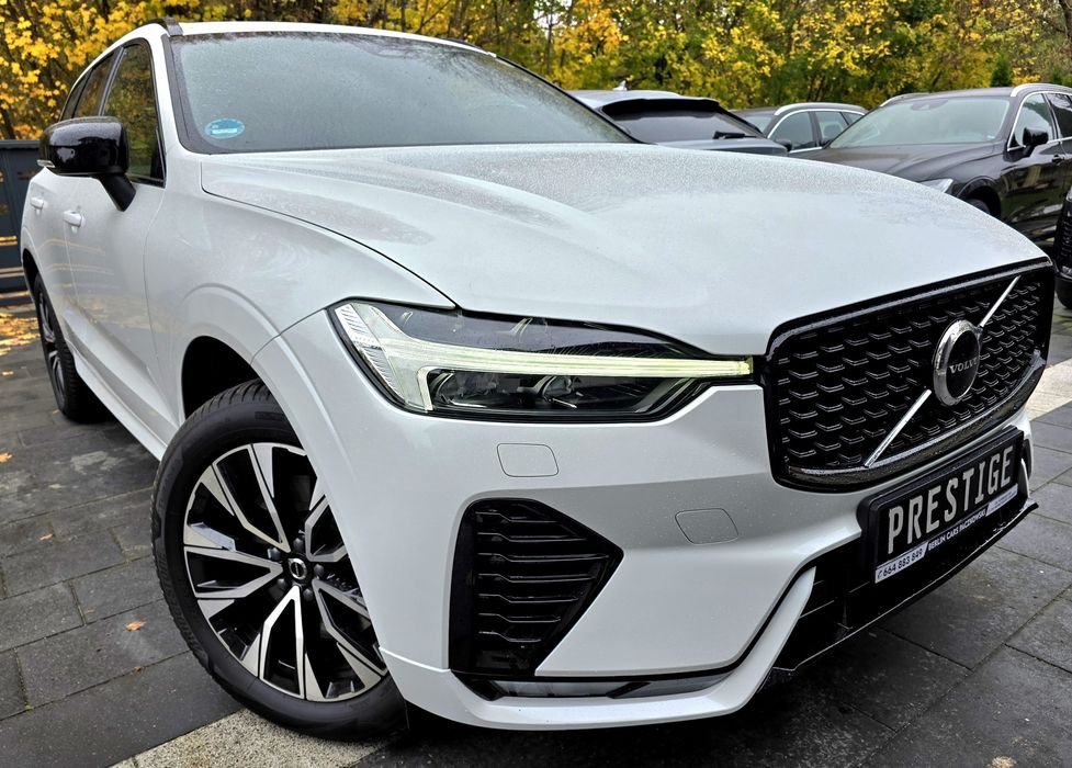 Volvo XC 60 B4 AWD 2024r R-DESIGN DARK PLUS kamera asystent Z NIEMIEC