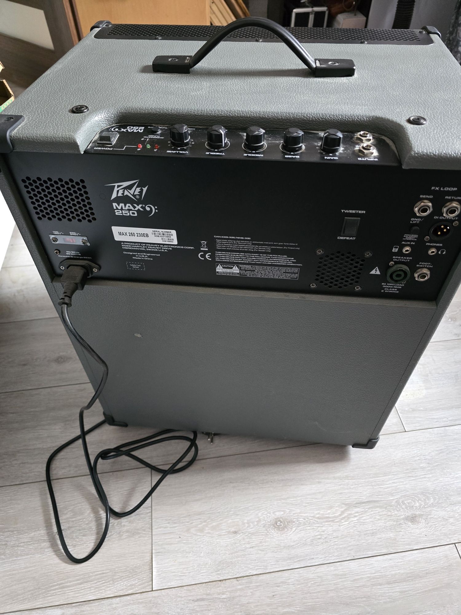 Peavey MAX 250 combo basowe