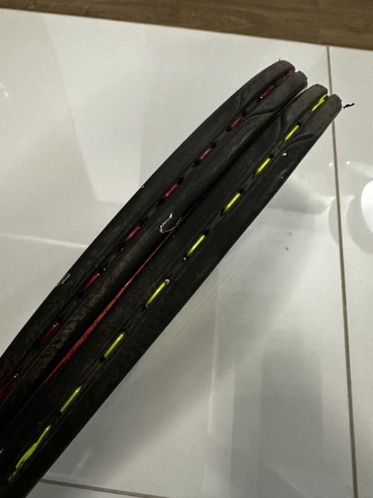 2 rakiety Wilson Pro Staff 97 UL v13 - nowe naciagi