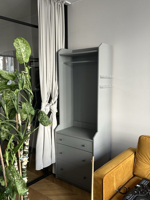 Wysoka szafka Ikea Hauga