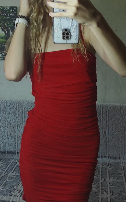 Красное   платье