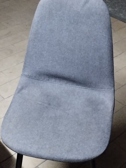 Conjunto de 4 cadeiras modernas em tecido cinzento