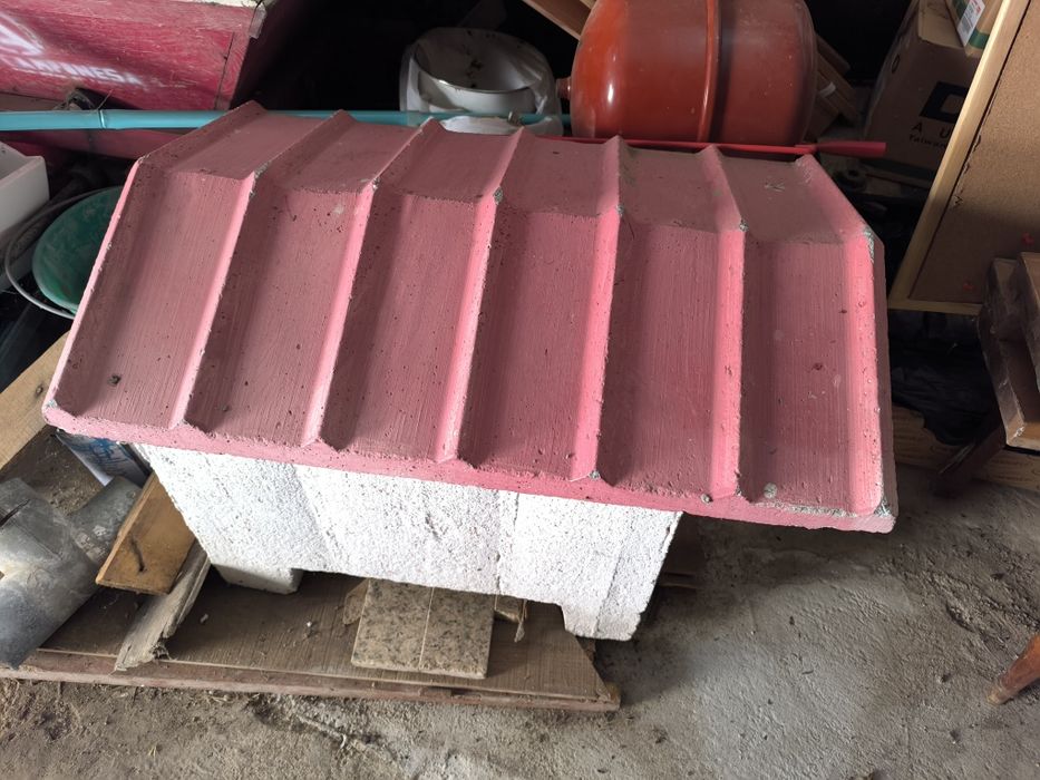 Casota de cão medio para jardim em betão