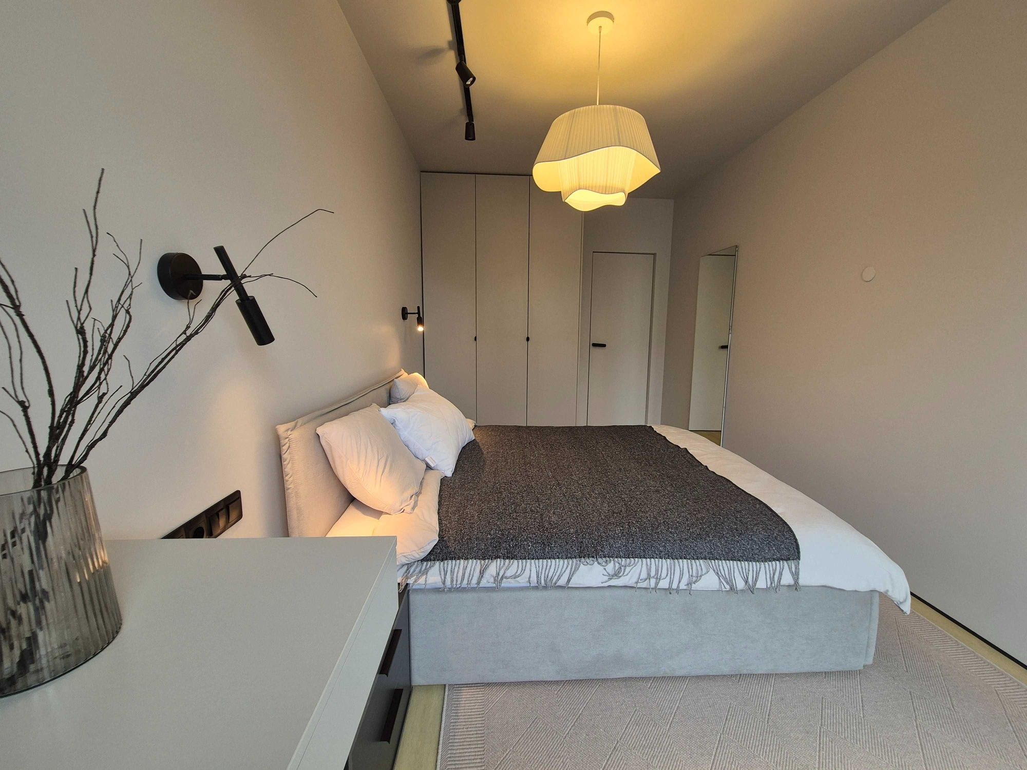 Простора та сучасна 1,5-кімнатна квартира в ЖК Family Plaza 48м2