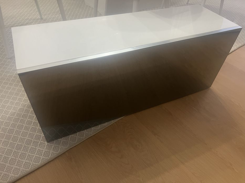 Movel lacado de sala