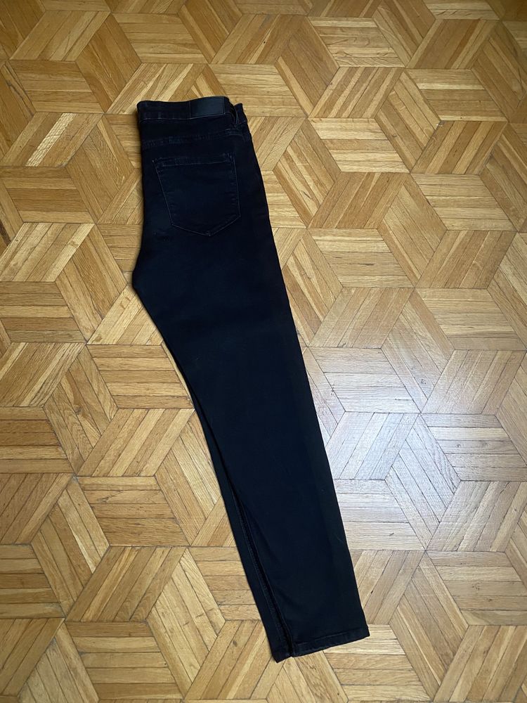 Stradivarius dżinsy czarne 42 L LX