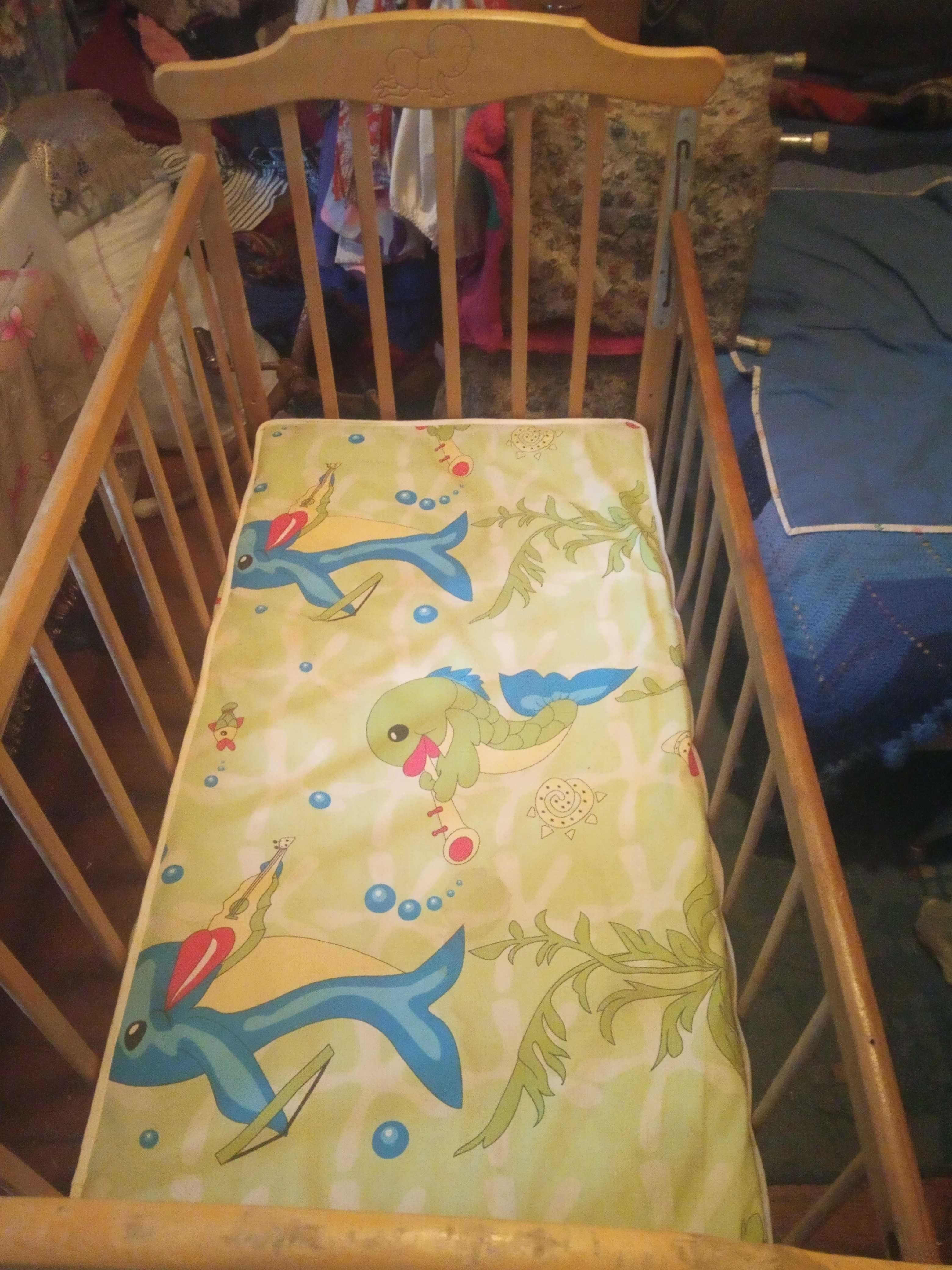 Кроватка детская с матрасом.