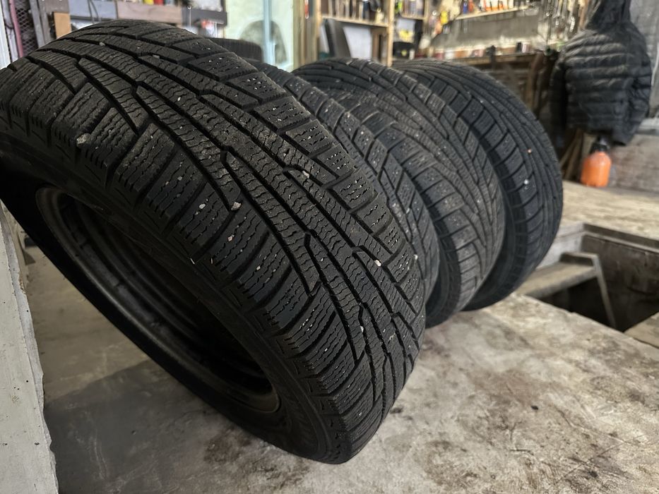 Резина зима Nokian r13