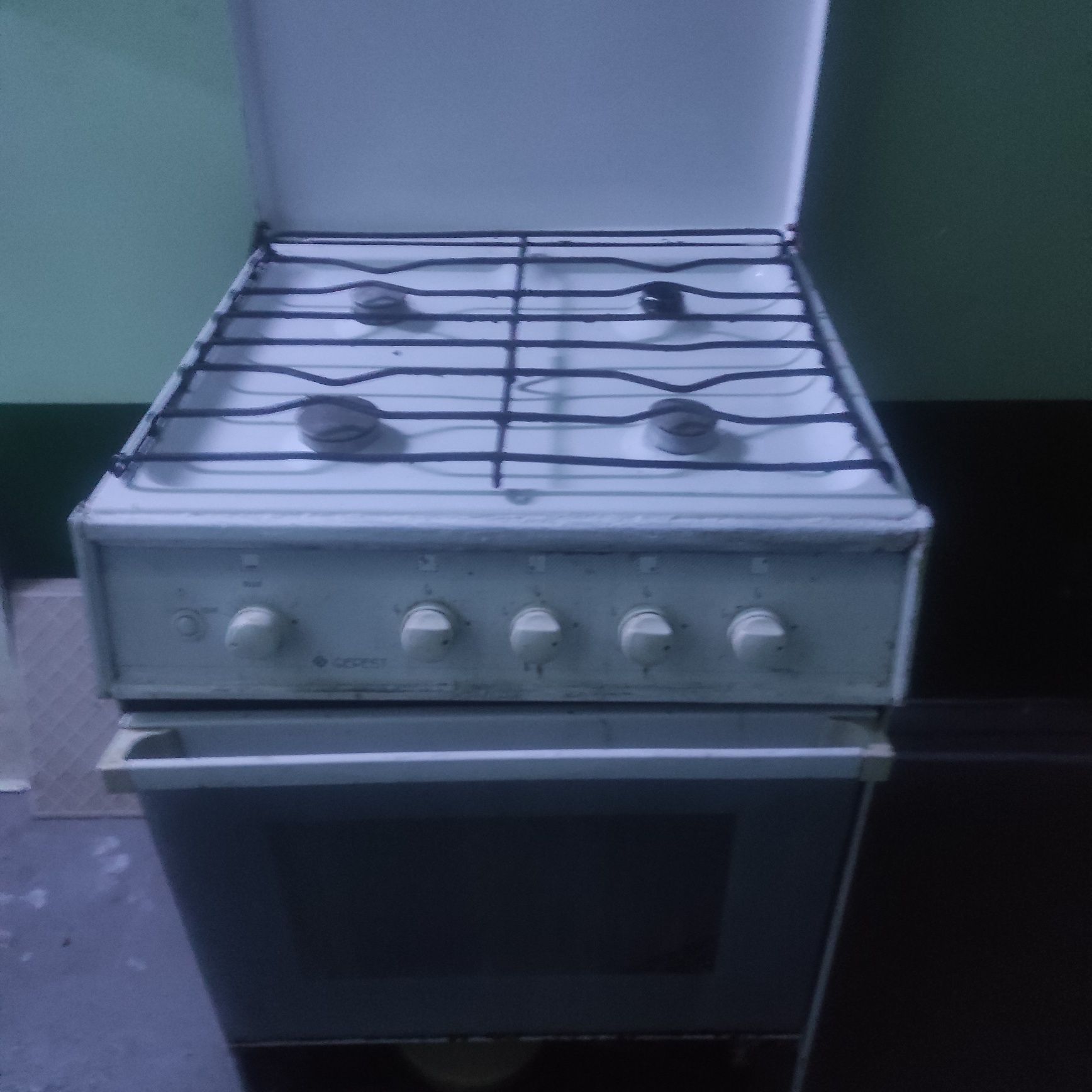 Продам рабочую газовую плиту
