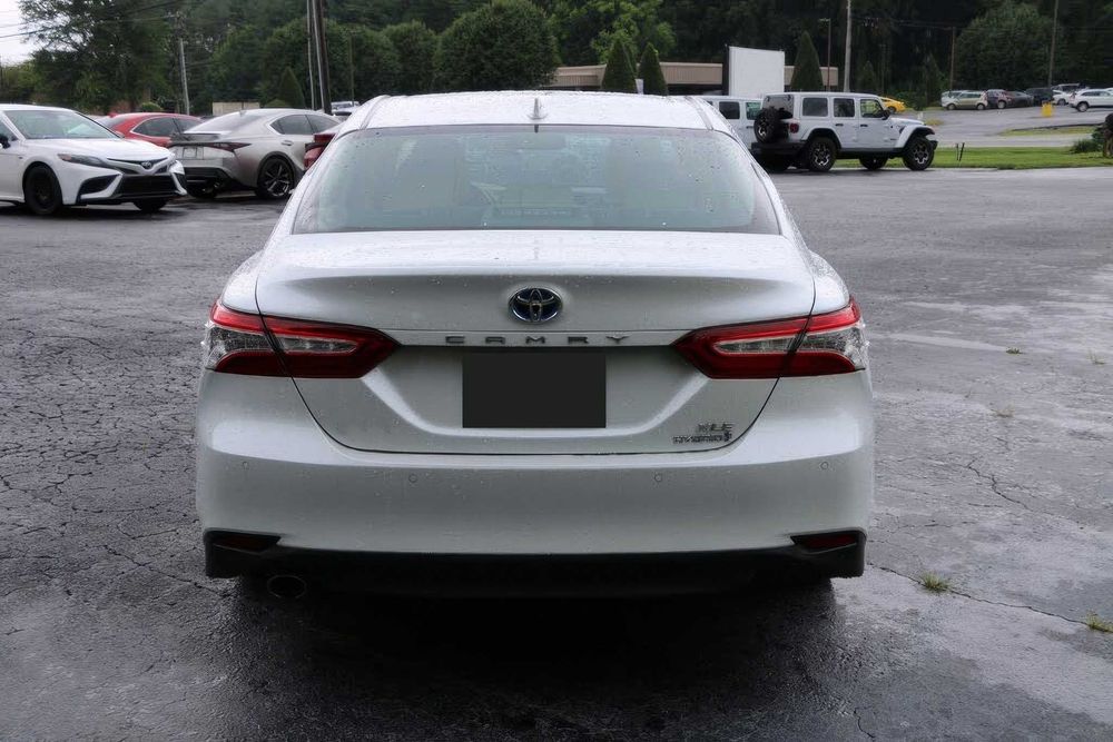 Toyota Camry      2019