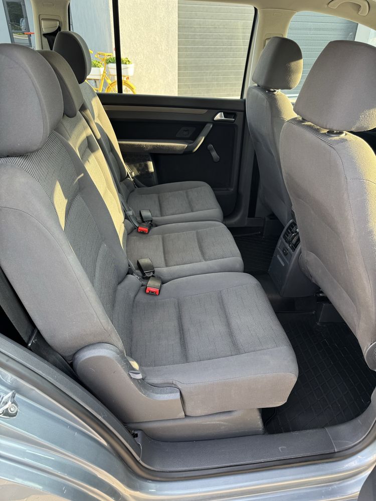 VW Touran 1.9TDI 2008 рік