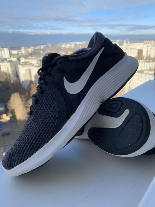 Nike Revolution 4 (45pозмір).