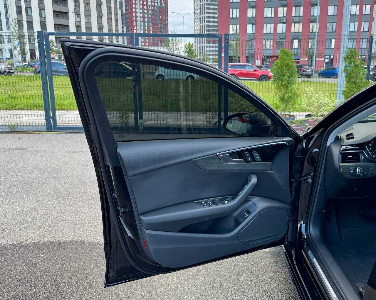 Продаж Audi A4 Premium