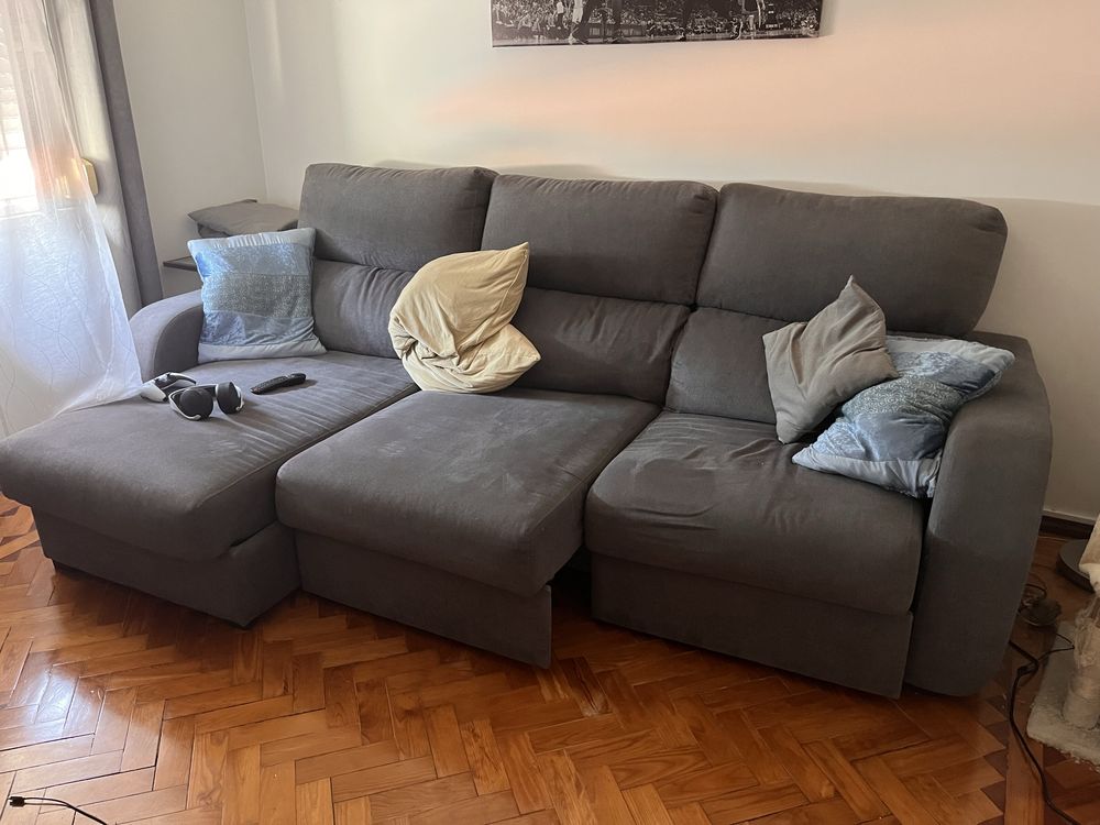 Sofa cinzento escuro