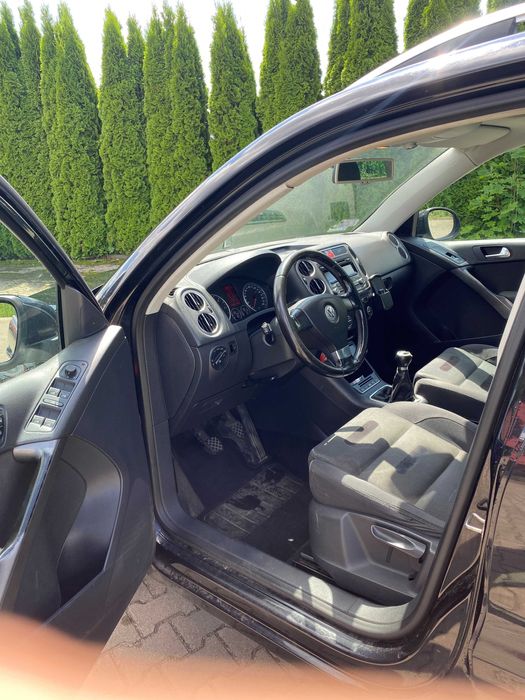 VW Tiguan/ 2.0 tdi /4x4/ hak