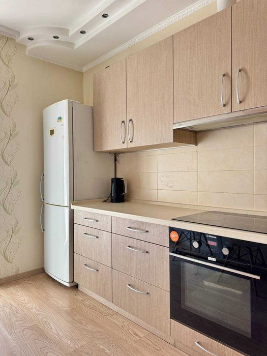 метро Лівобережна, бізнес клас, Туманяна, (поруч ЖК Галактика)