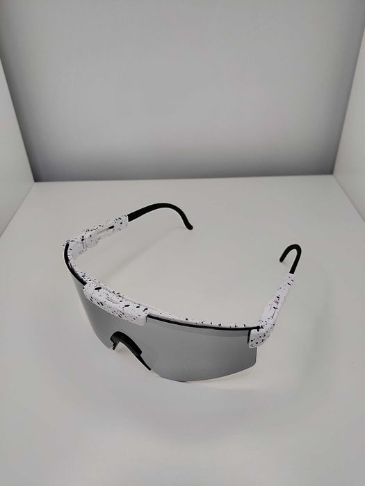 Очки солнцезащитные Китай новые