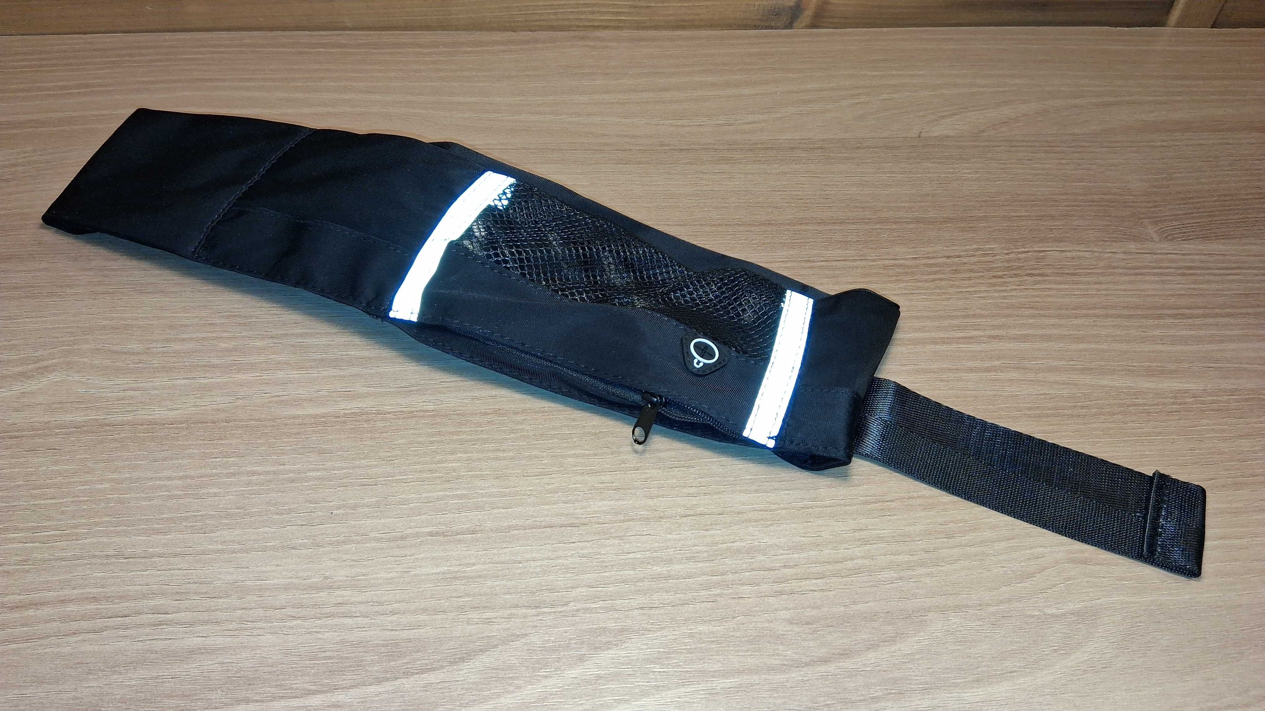Sportowa Saszetka Na Pas Z Odblaskami I Otworem Na Kabel Słuchawkowy