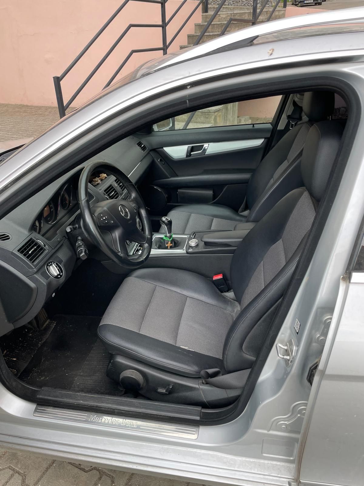 Mercedes Benz C220 CDI BlueEfficiency Avantgarde 2010