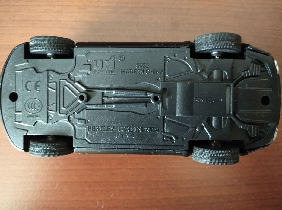 Масштабная литая модель Bentley Continental CT V8 (12 ,5 см)