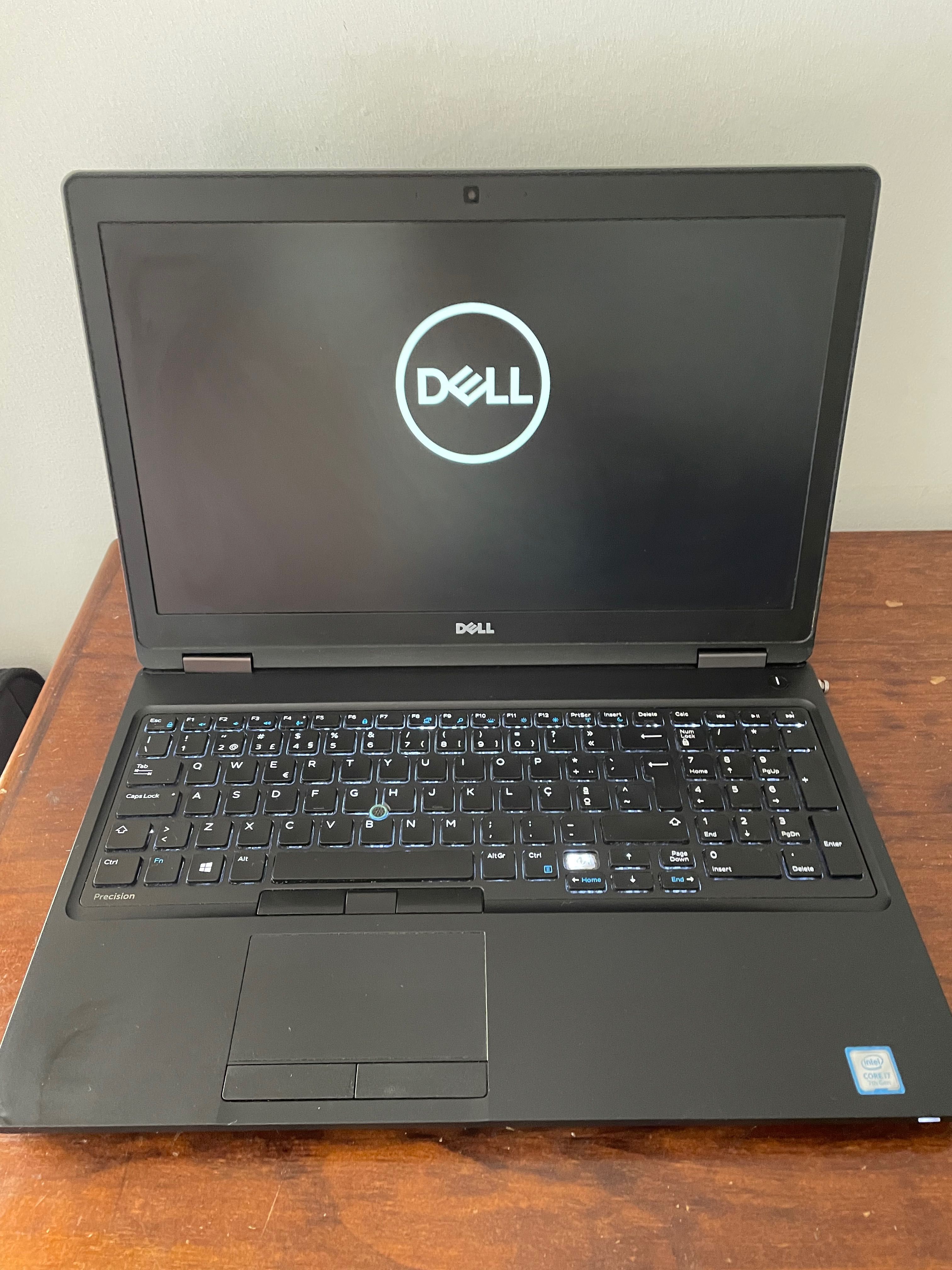 Dell Precision 3520 - 15.6" (i7-7700HQ/16GB/256GB SSD)