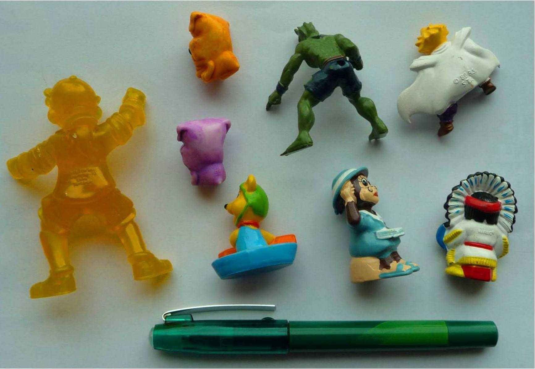 Conjunto figuras brindes PVC