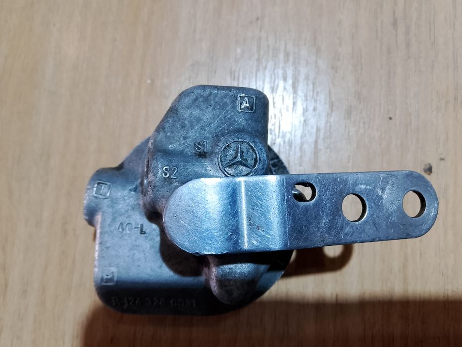 Мерседес w124, 210,211 кран гидроподкачки