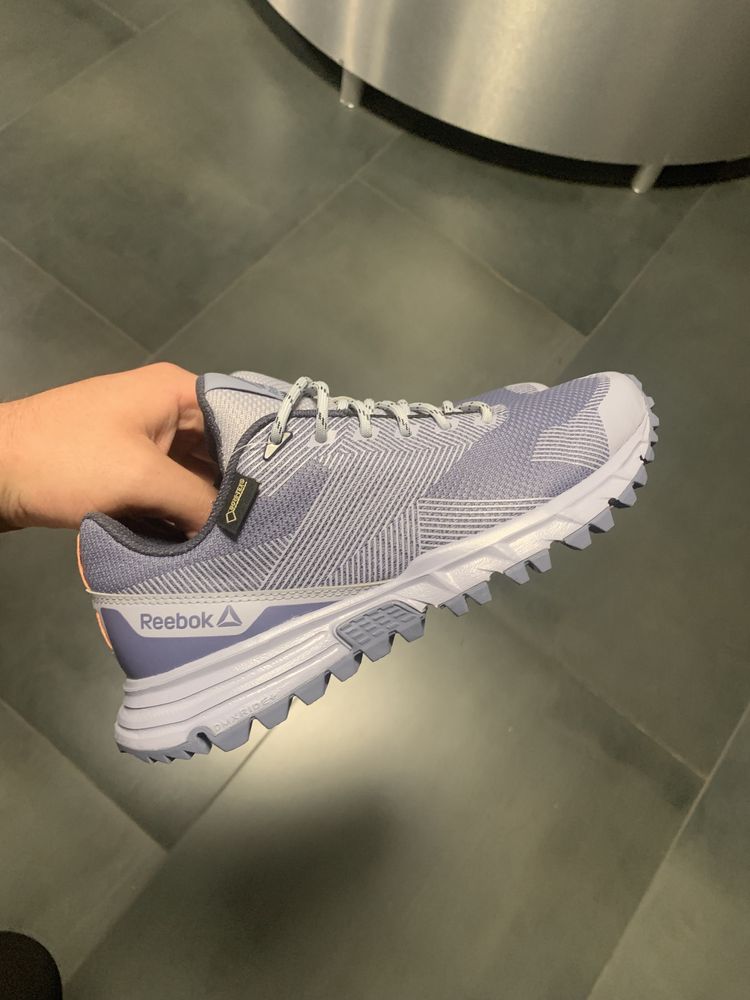 Жіночі кросівки reebok gore-tex