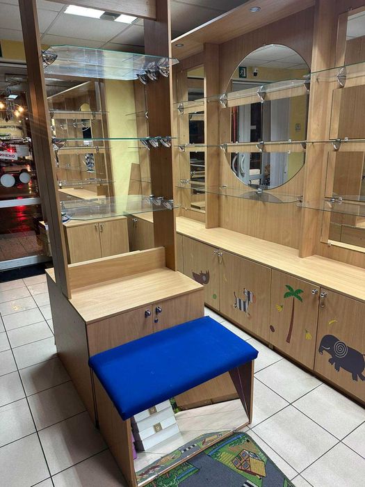 Меблі для магазину, офісу