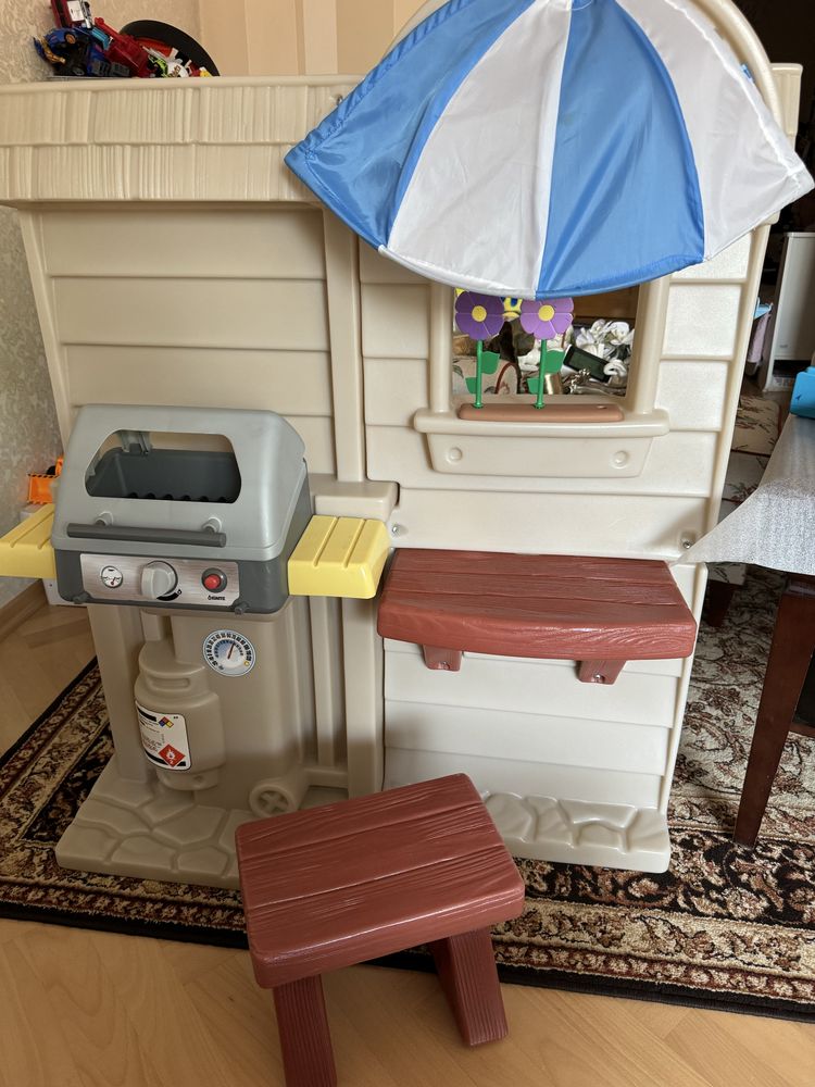 Kuchnia little tikes z krzeselki i grilem