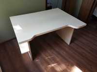 Stabilne białe biurko o szerokości 120cm
