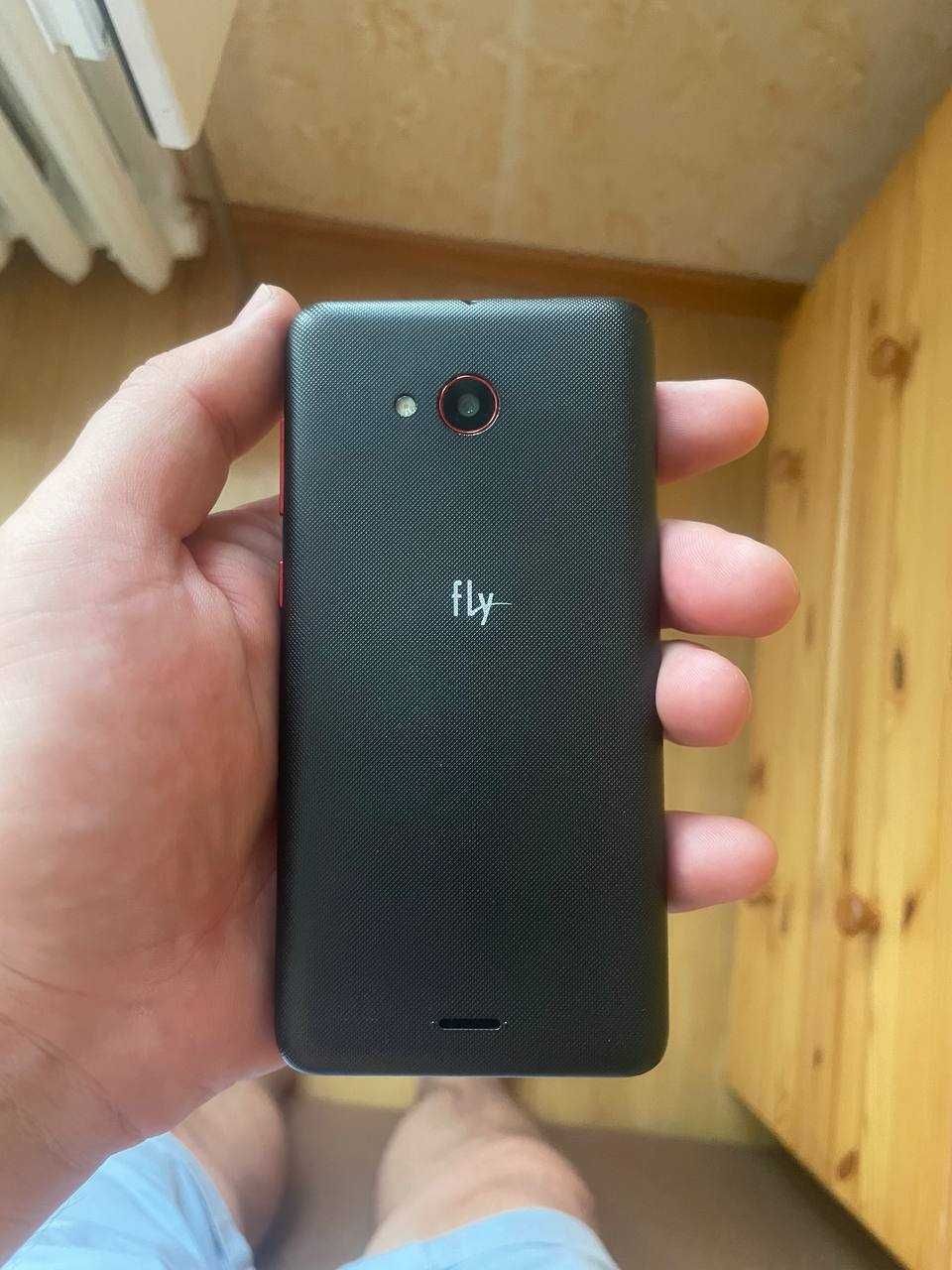 Продам Fly fs458 Status 7