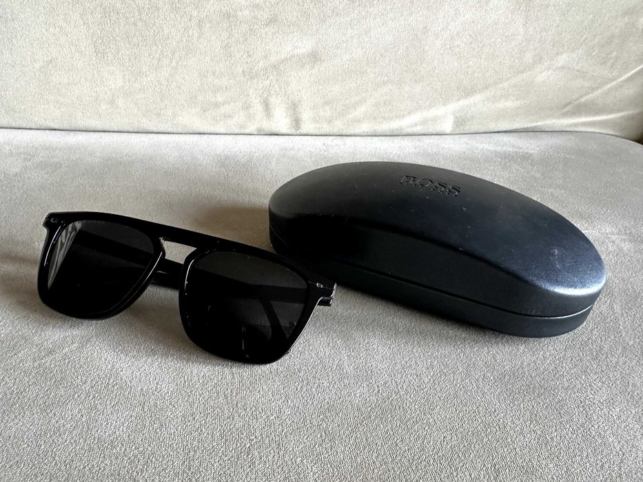 Óculos de Sol HUGO BOSS, muiuto bom estado