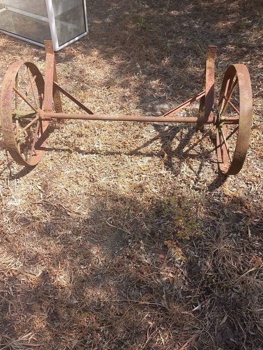 Roda de carroça.