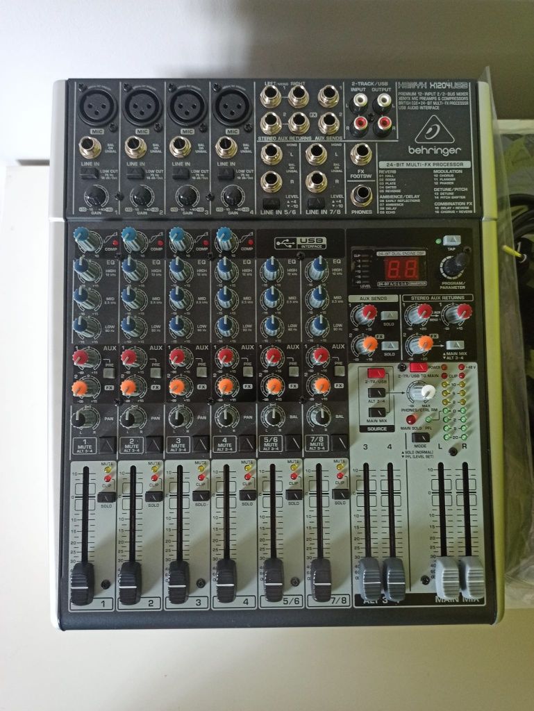 Mikser Behringer Xenyx X1204USB analogowy