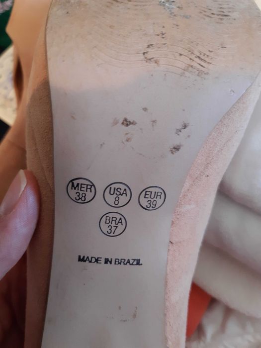 Sapatos de salto zilian