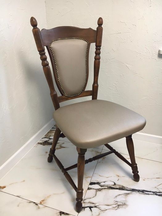 Krzesła po renowacji drewniane tapicerka 2 sztuki