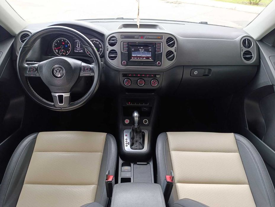 Volkswagen Tiguan 2016 року 2.0 л./бензин