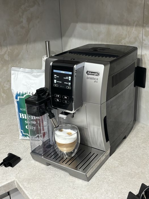 Кавомашина Delonghi dinamica plus