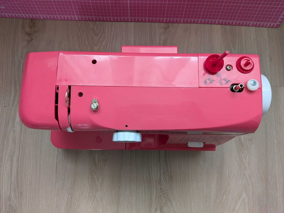 Maszyna do szycia Łucznik Mia różowa