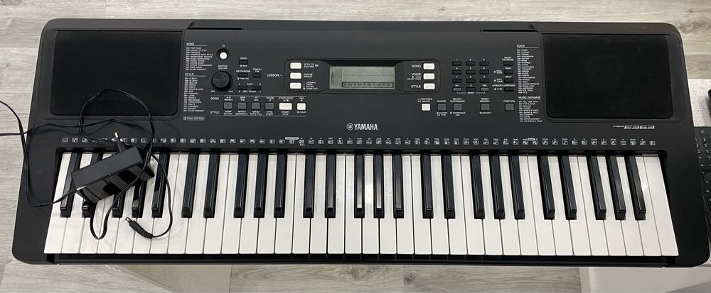 Yamaha PSR-E363 Como Novo