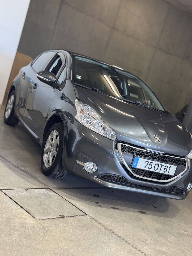 Peugeot 208 1.2 VTI ** 89000KMS** NACIONAL // DISTRIBUIÇÃO MUDADA