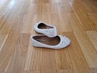 Buty baleriny półbuty kremowe rozmiar 32 firmy Young Dimension