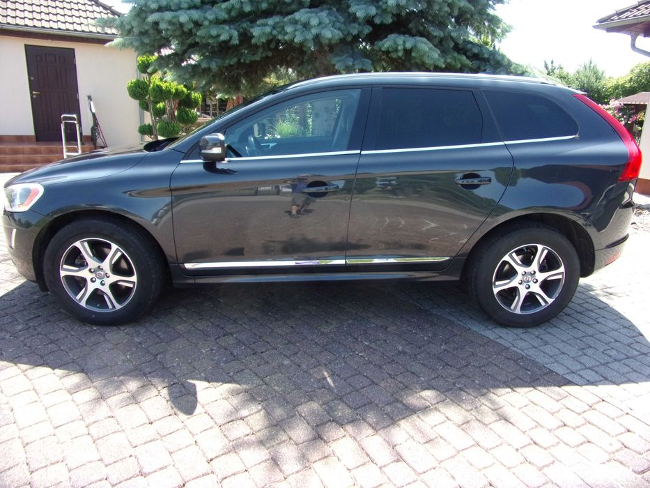 Volvo XC 60 T6 AWD Momentum Panorama 304 KM