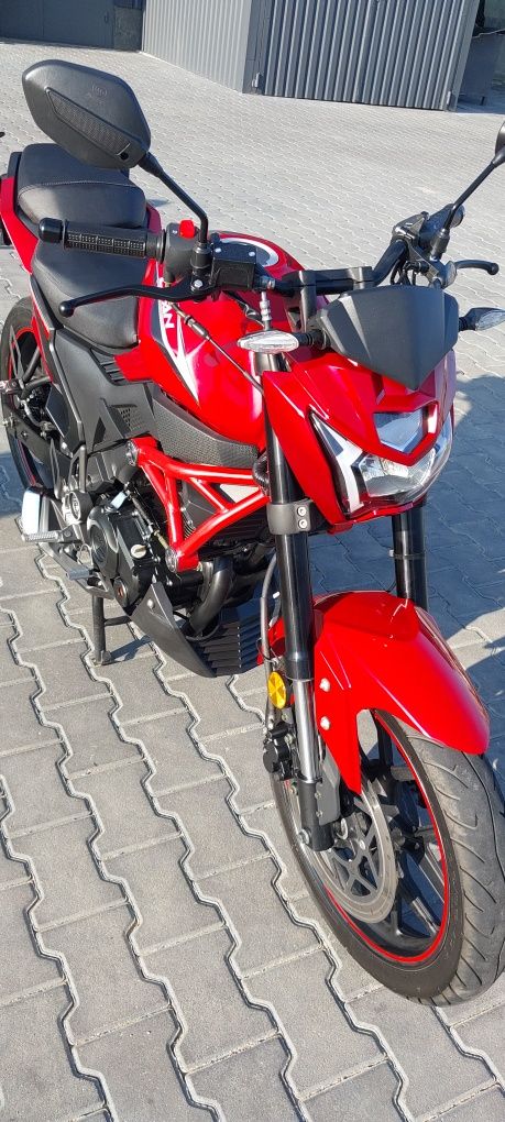 Мотоцикл Lifan SR200