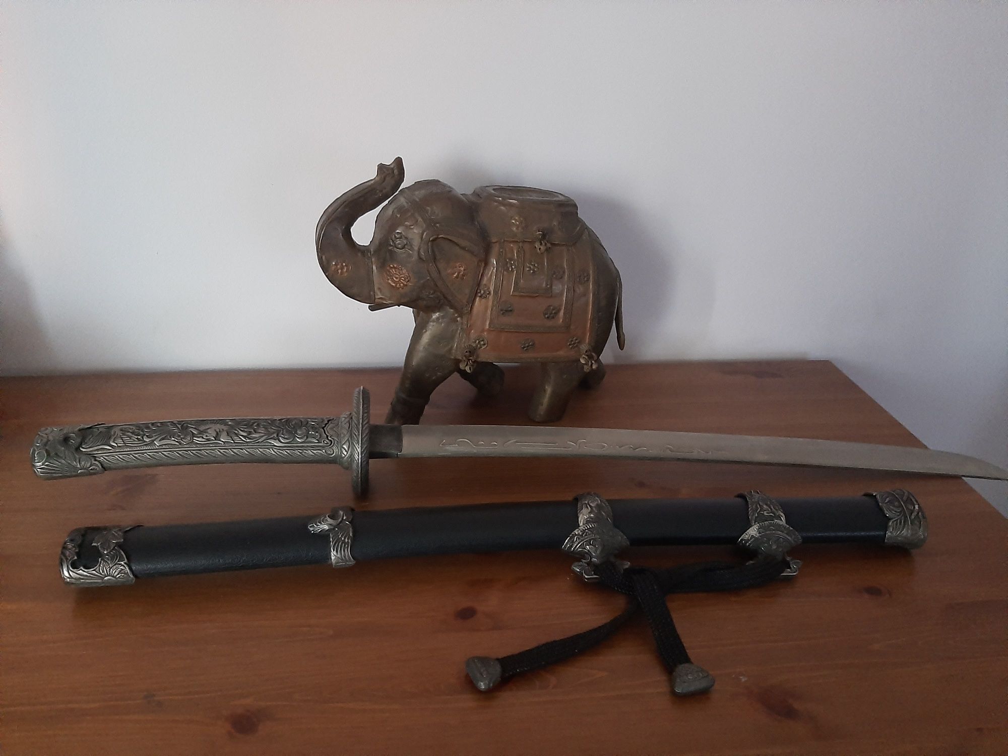 Sabre/ Espada Elefante pedra  madeira indiano revestidos a latão marte